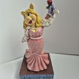 Jim Shore Disney Traditions Miss Piggy figurine "Diva? Moi?"